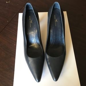 Brooks Brothers Navy Blue leather heels size 9